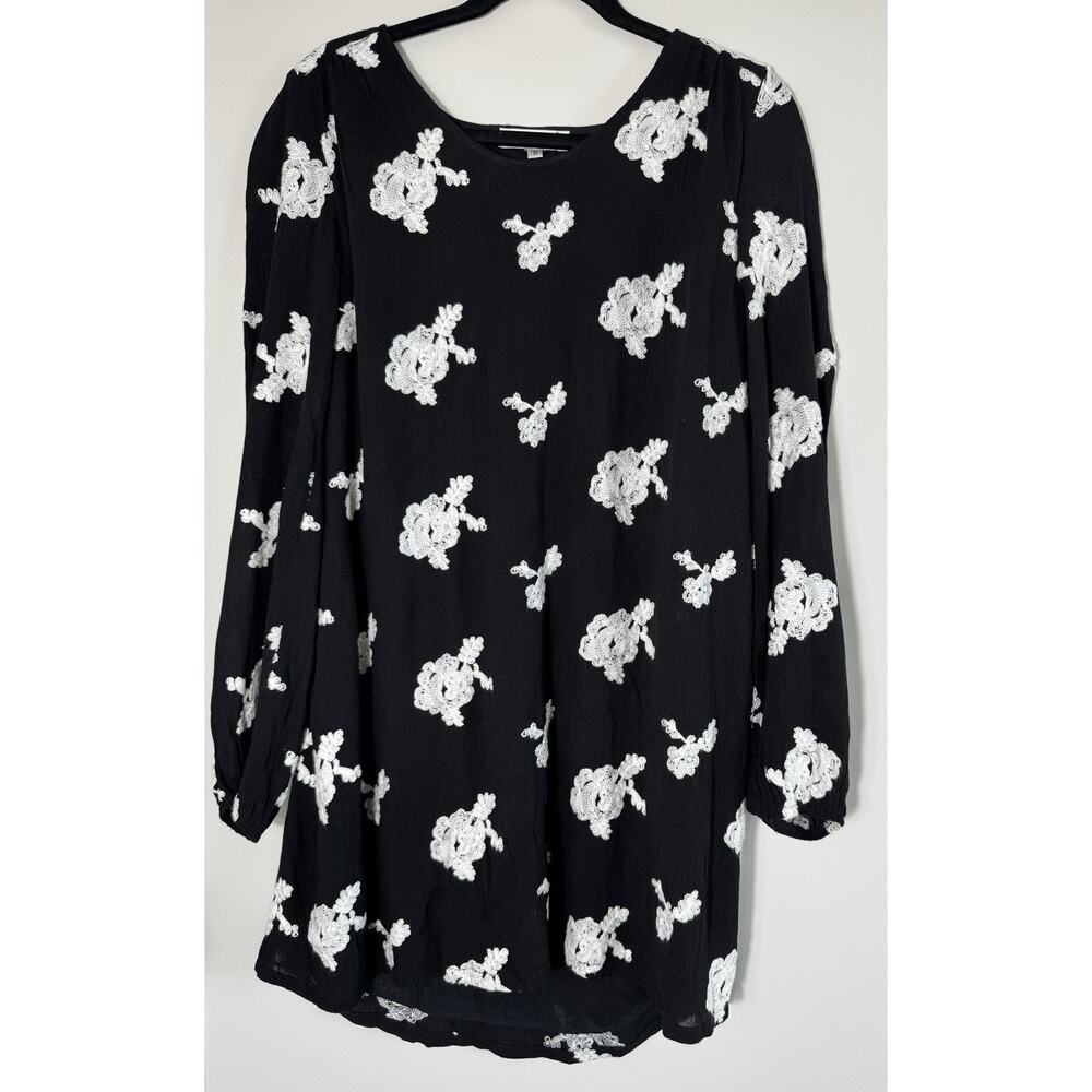 Black White Floral Embroidered Tunic Long Sleeve Size M Preppy Versatile